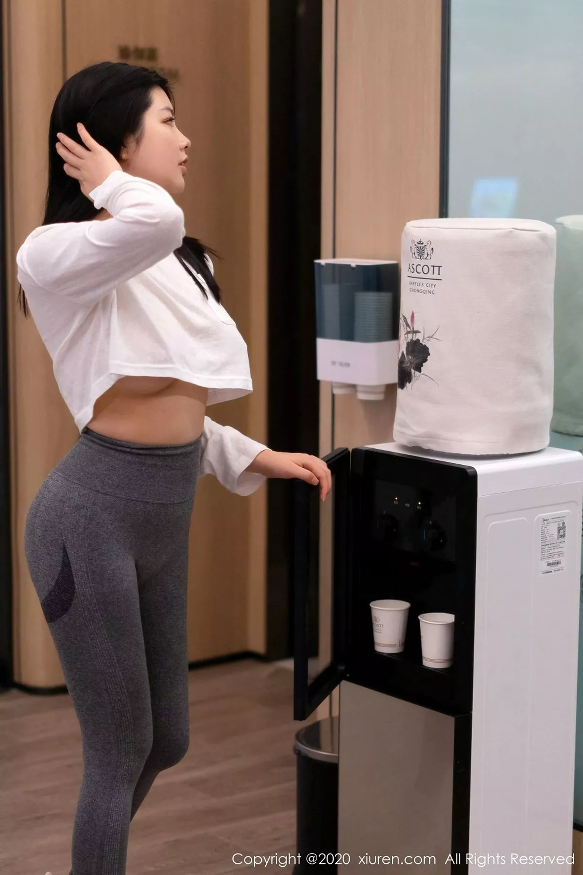 秀人集.com_[XiuRen秀人网]No.2863_女神娜露Selena健身房性感紧身衣秀凹凸身材丰乳肥臀诱惑写真50P