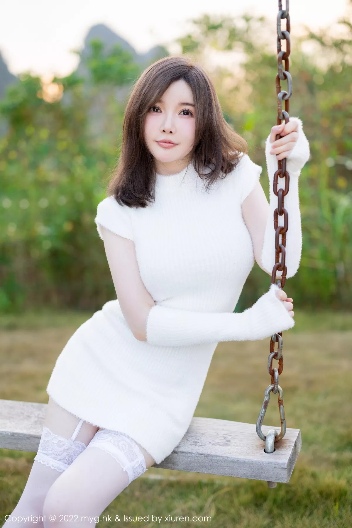 秀人集.com_[MyGirl美媛馆]Vol.644_模特糯美子脱性感白色连衣短裙露蕾丝内衣配白丝吊袜诱惑写真65P