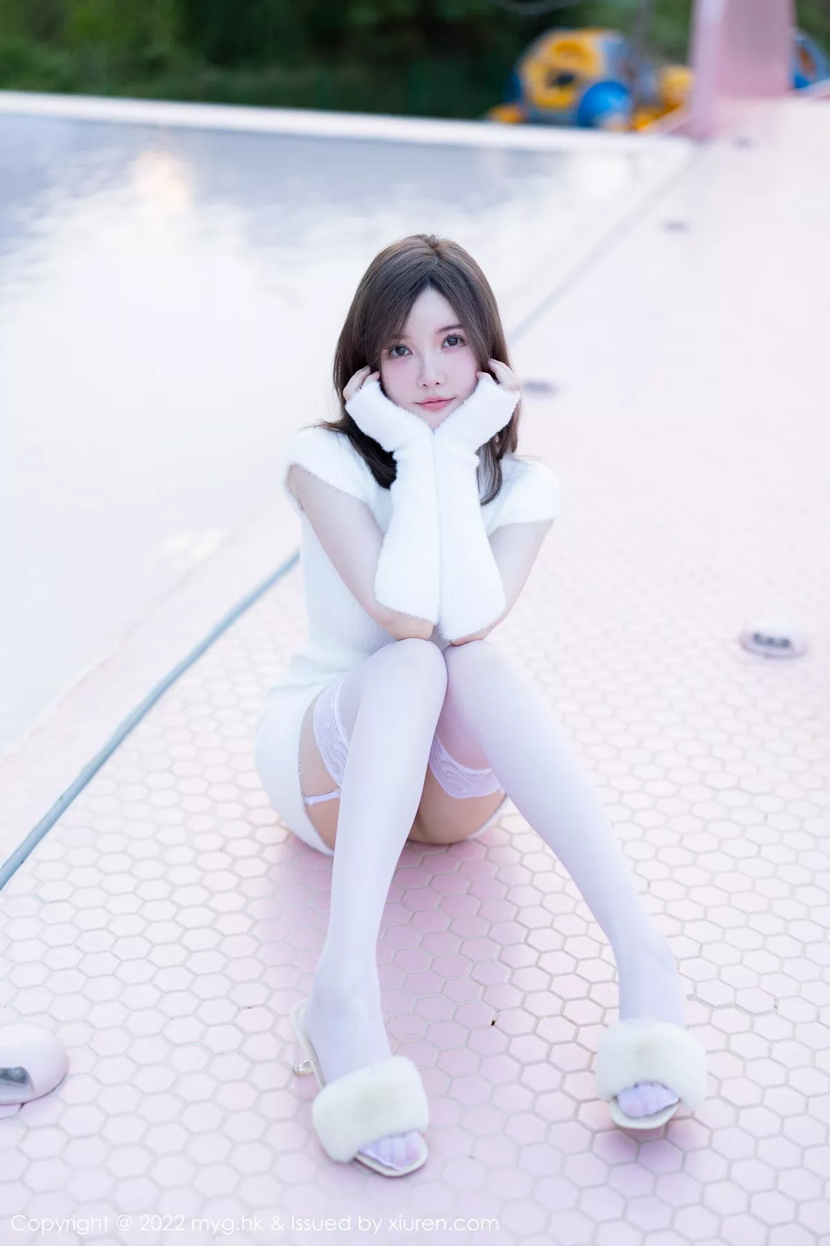 秀人集.com_[MyGirl美媛馆]Vol.644_模特糯美子脱性感白色连衣短裙露蕾丝内衣配白丝吊袜诱惑写真65P