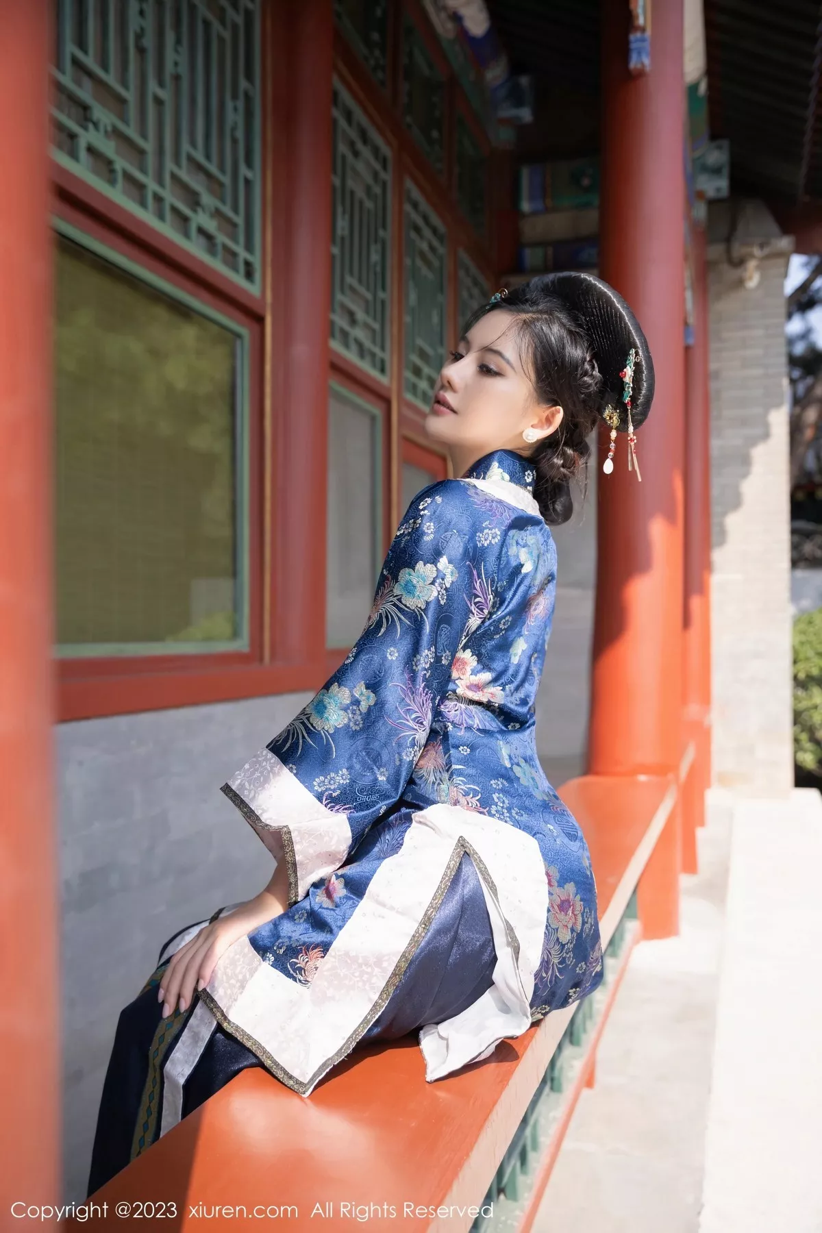 秀人集.com_[XiuRen秀人网]No.6398_模特就是阿朱啊脱宫廷古装露蓝色睡衣秀曼妙绝美身姿诱惑写真86P