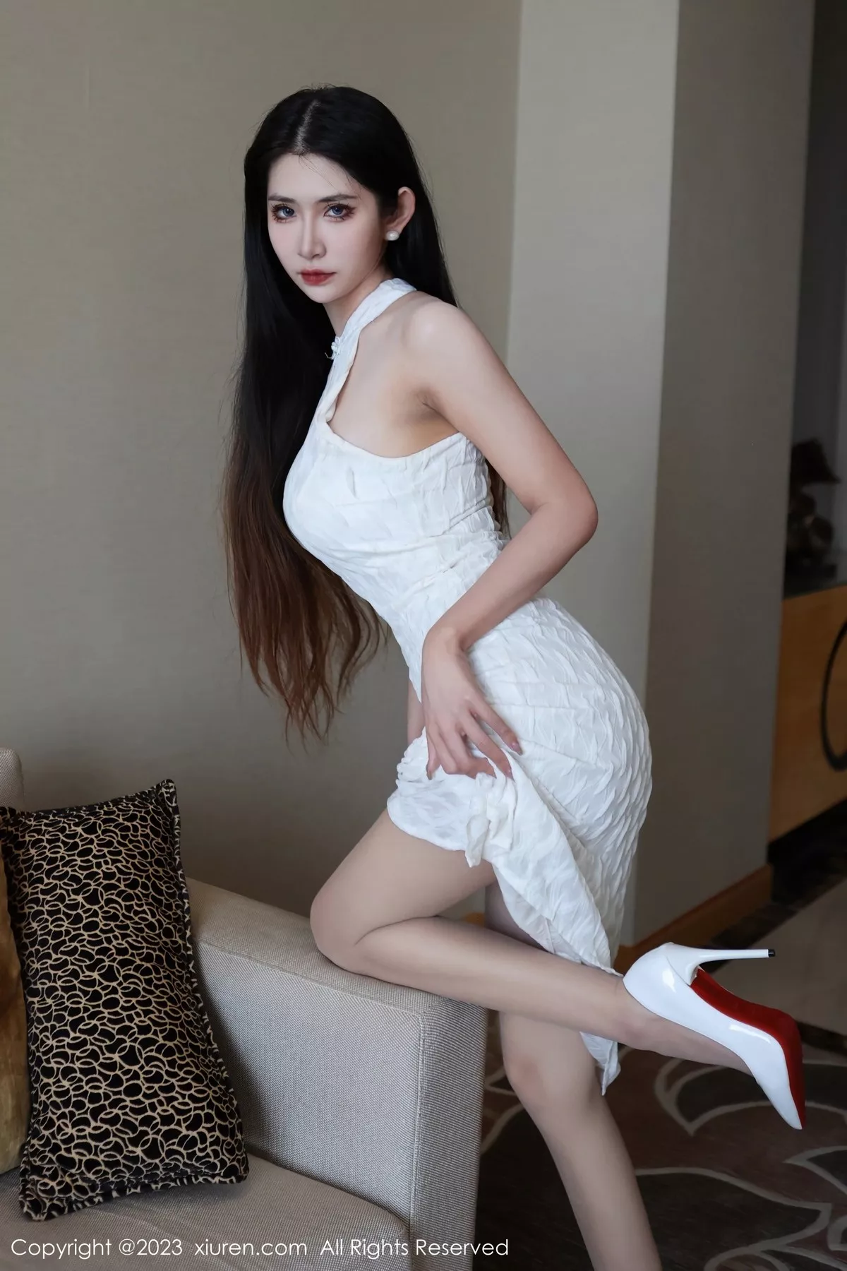 秀人集.com_[XiuRen秀人网]No.6438_模特依娜Yina脱连衣长裙裤露性感白色内衣配开档肉丝诱惑写真90P