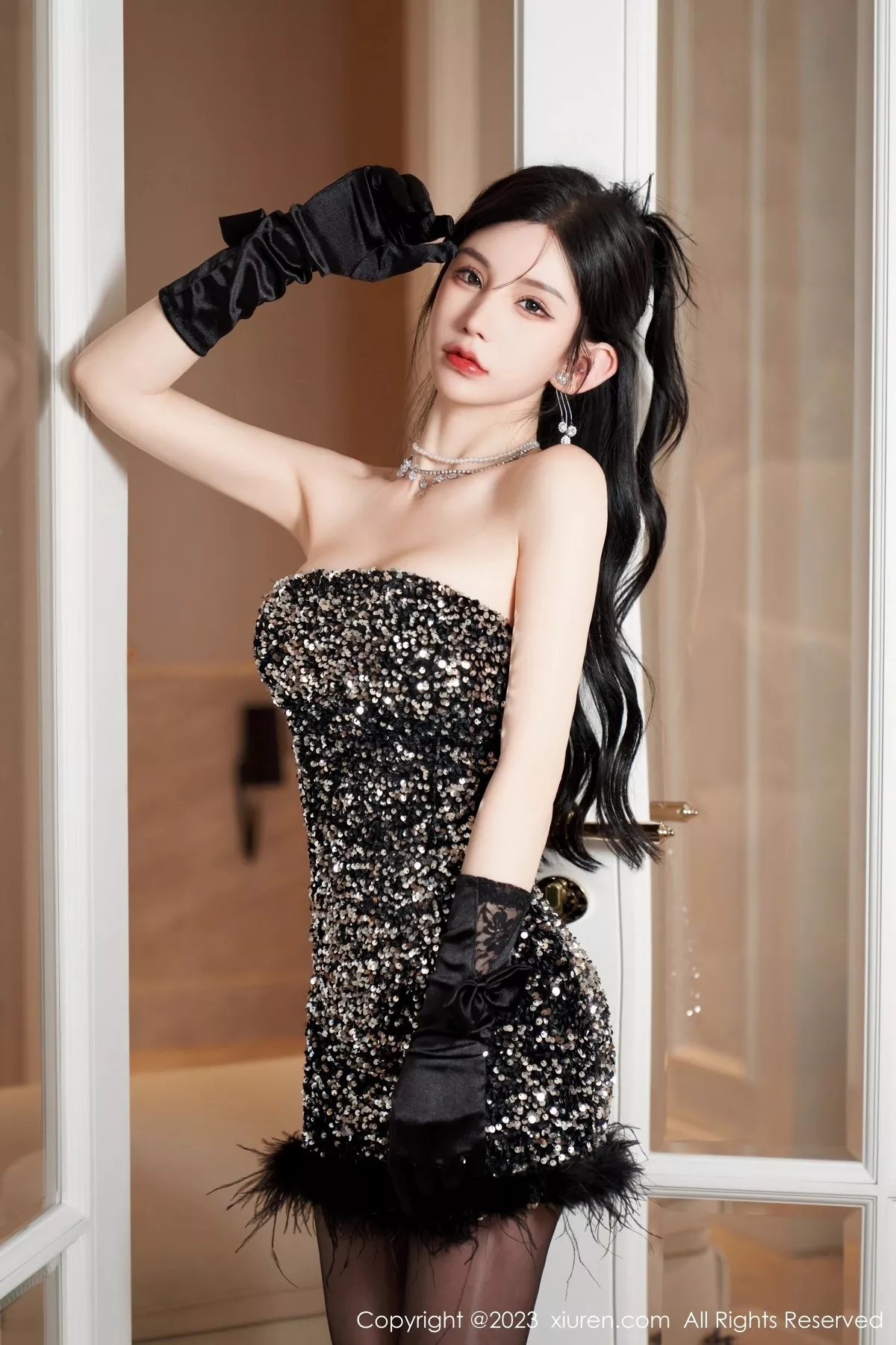 秀人集.com_[XiuRen秀人网]No.6771_女神周于希Sally性感黑色低胸短裙配超薄油亮黑丝惹火诱惑写真87P