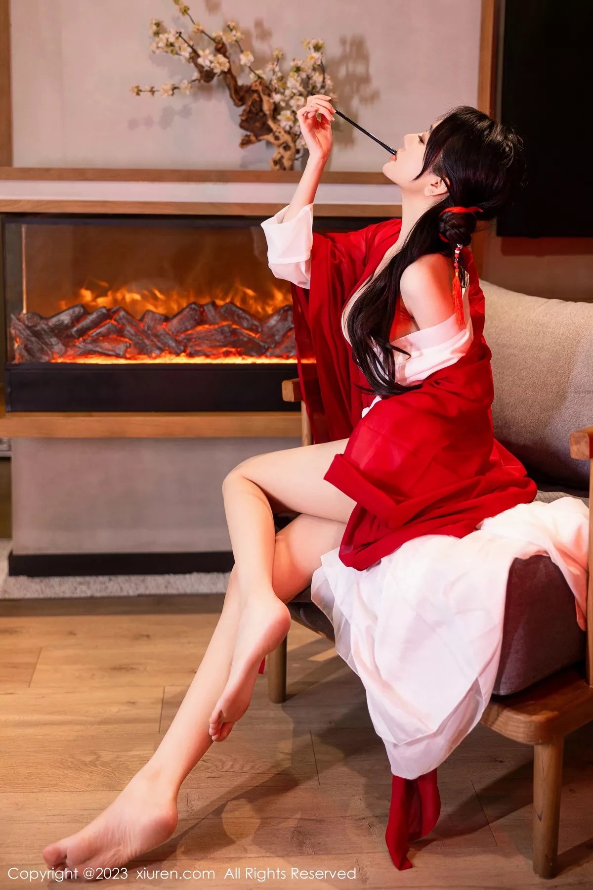 秀人集.com_[XiuRen秀人网]No.7192_模特幼幼私房古风场景性感红色古装服半脱秀完美身材诱惑写真92P