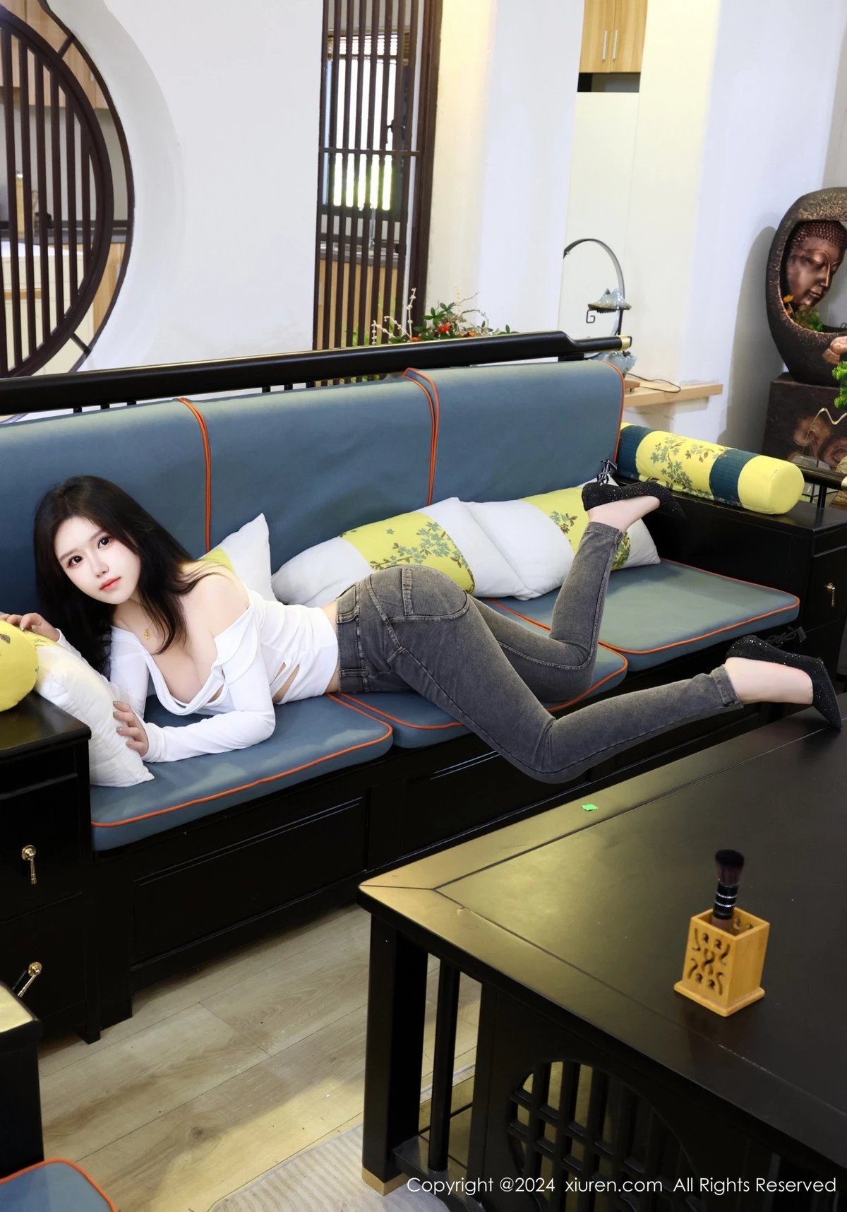 秀人集.com_[XiuRen秀人网]No.8853_模特小薯条nienie性感白色T恤配露臀牛仔裤秀完美身材诱惑写真78P