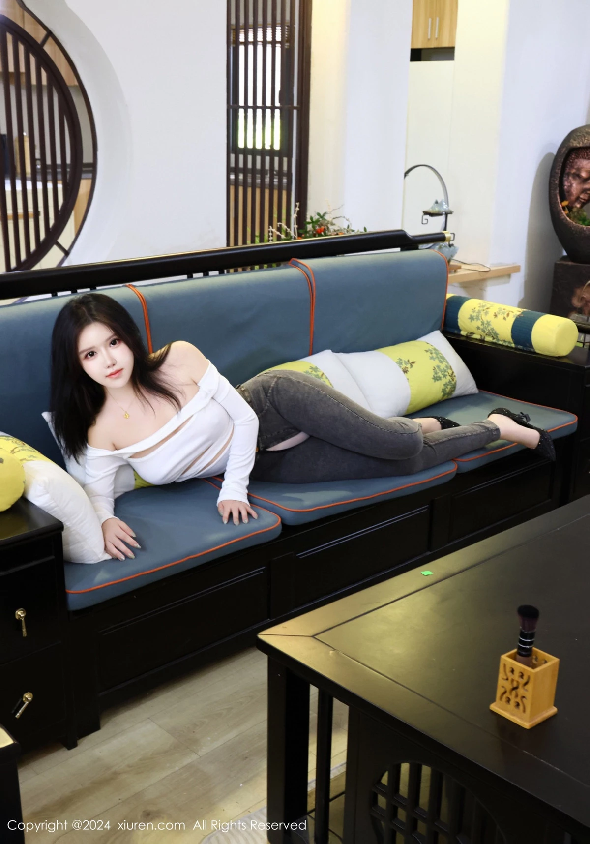 秀人集.com_[XiuRen秀人网]No.8853_模特小薯条nienie性感白色T恤配露臀牛仔裤秀完美身材诱惑写真78P