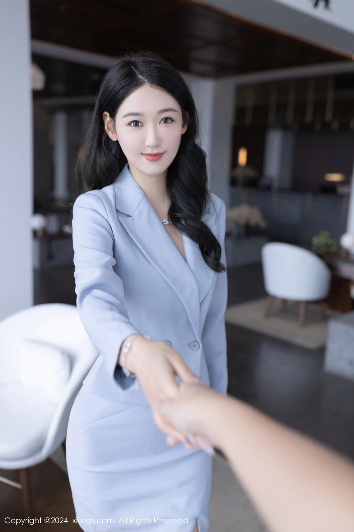 秀人集.com_[XiuRen秀人网]No.8935_模特唐安琪性感OL制服露黑色内衣配开档肉丝秀曼妙身姿诱惑写真80P