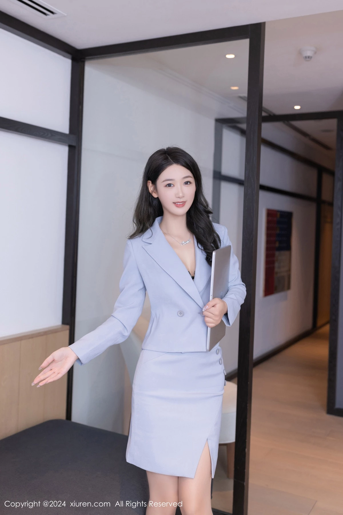 秀人集.com_[XiuRen秀人网]No.8935_模特唐安琪性感OL制服露黑色内衣配开档肉丝秀曼妙身姿诱惑写真80P