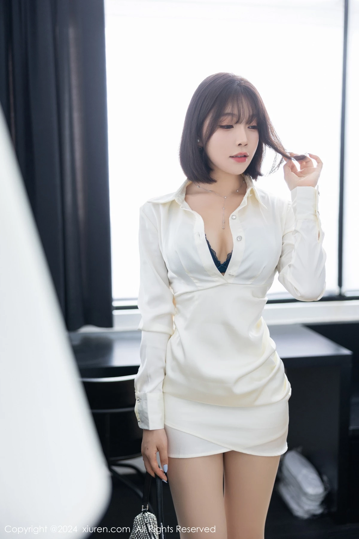 秀人集.com_[XiuRen秀人网]No.8963_女神徐莉芝Booty性感白色服饰露蓝色内衣配白丝袜迷人诱惑写真87P