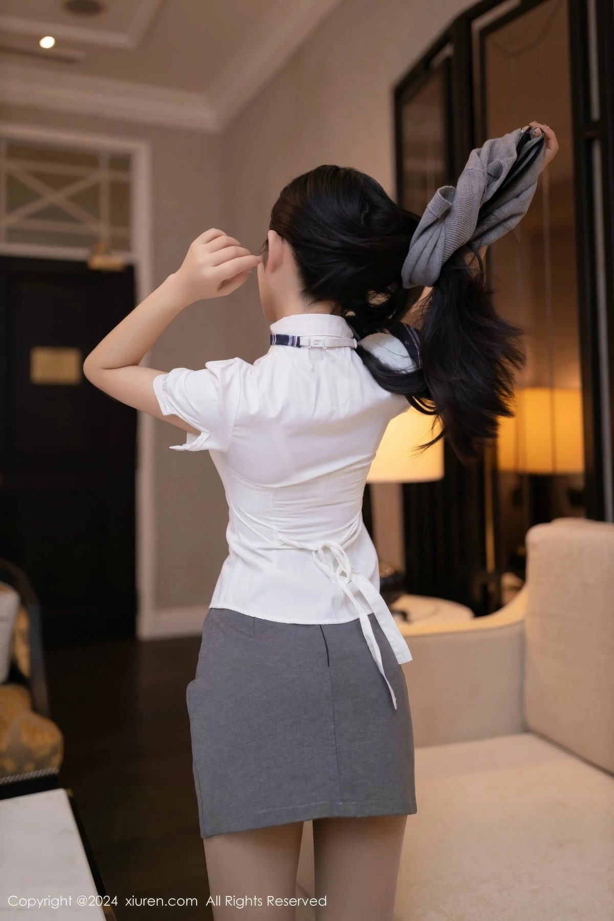 秀人集.com_[XiuRen秀人网]No.8910_模特谭小灵学生制服露白色内衣配开档肉丝秀丰腴身姿诱惑写真80P