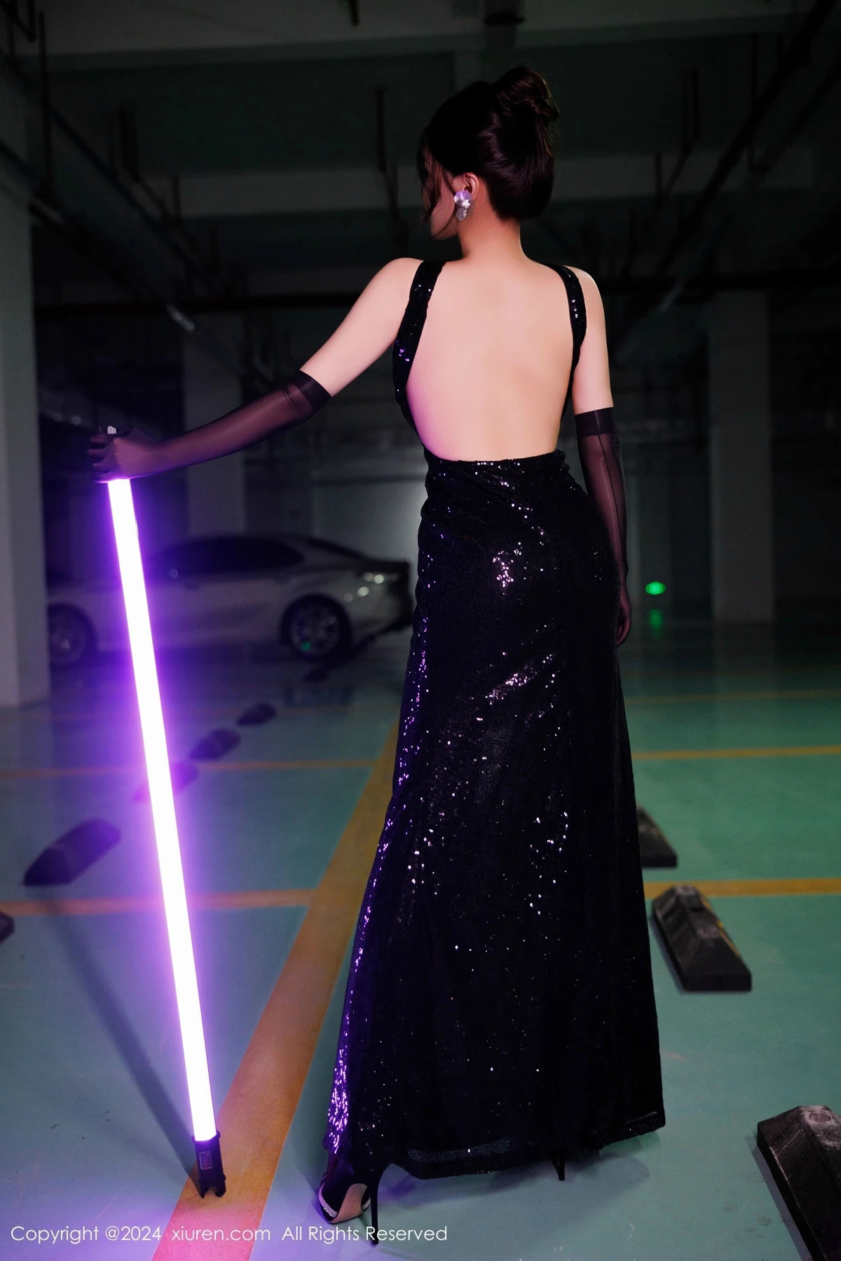 秀人集.com_[XiuRen秀人网]No.9512_模特凯竹Quinn性感黑色连衣裙配黑丝袜秀丰腴身材撩人诱惑写真82P