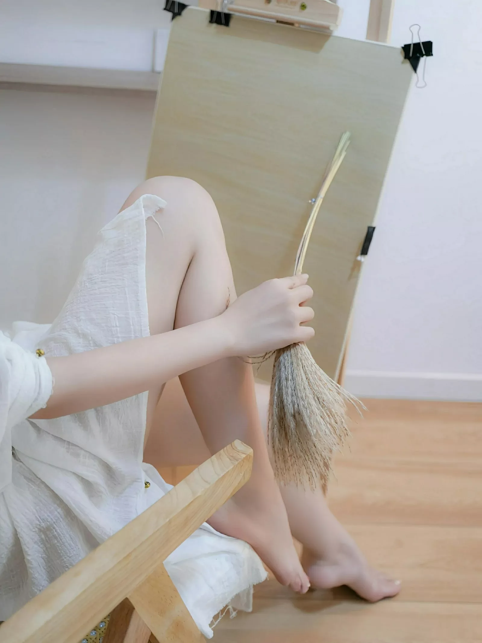 秀人集.com_[XiuRen秀人网]No.10603_模特楠芝性感白色长袍半脱露白色丁字裤秀惹火身材撩人诱惑写真77P