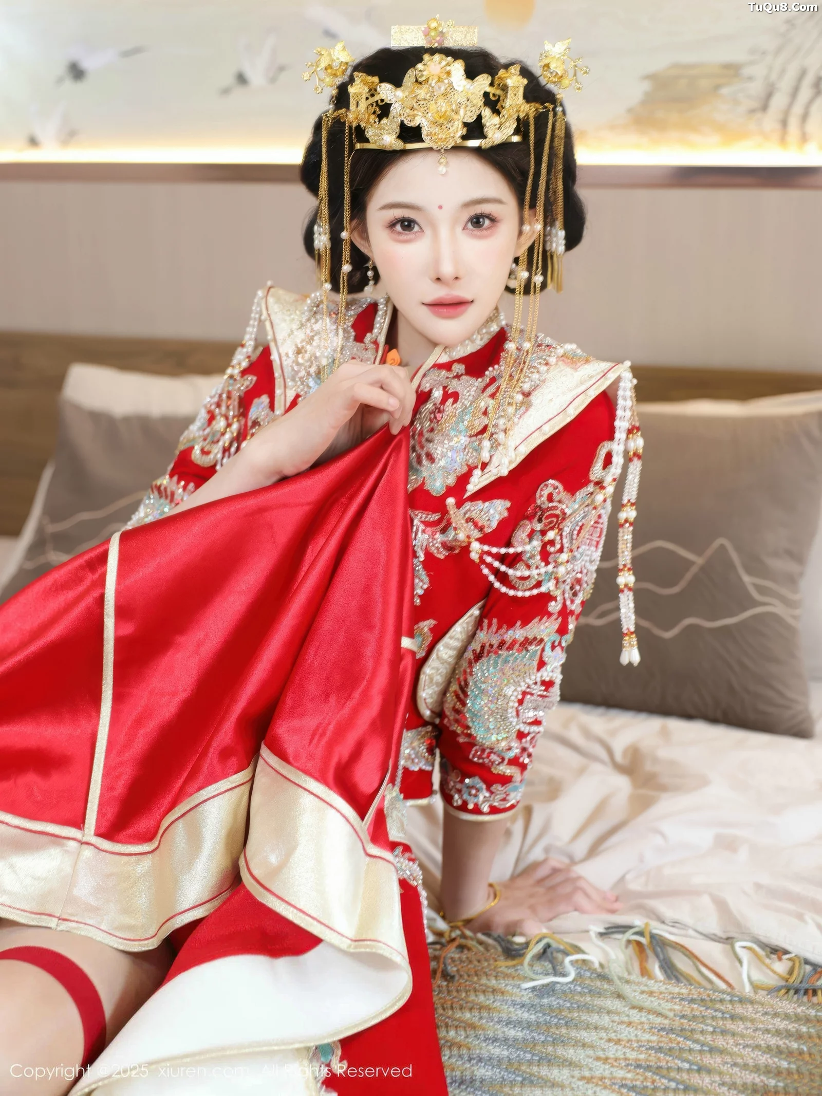 秀人集.com_[XiuRen秀人网]No.10742_模特梨霜儿性感红色新娘服饰配肉色丝袜秀丰腴身材迷人诱惑写真84P