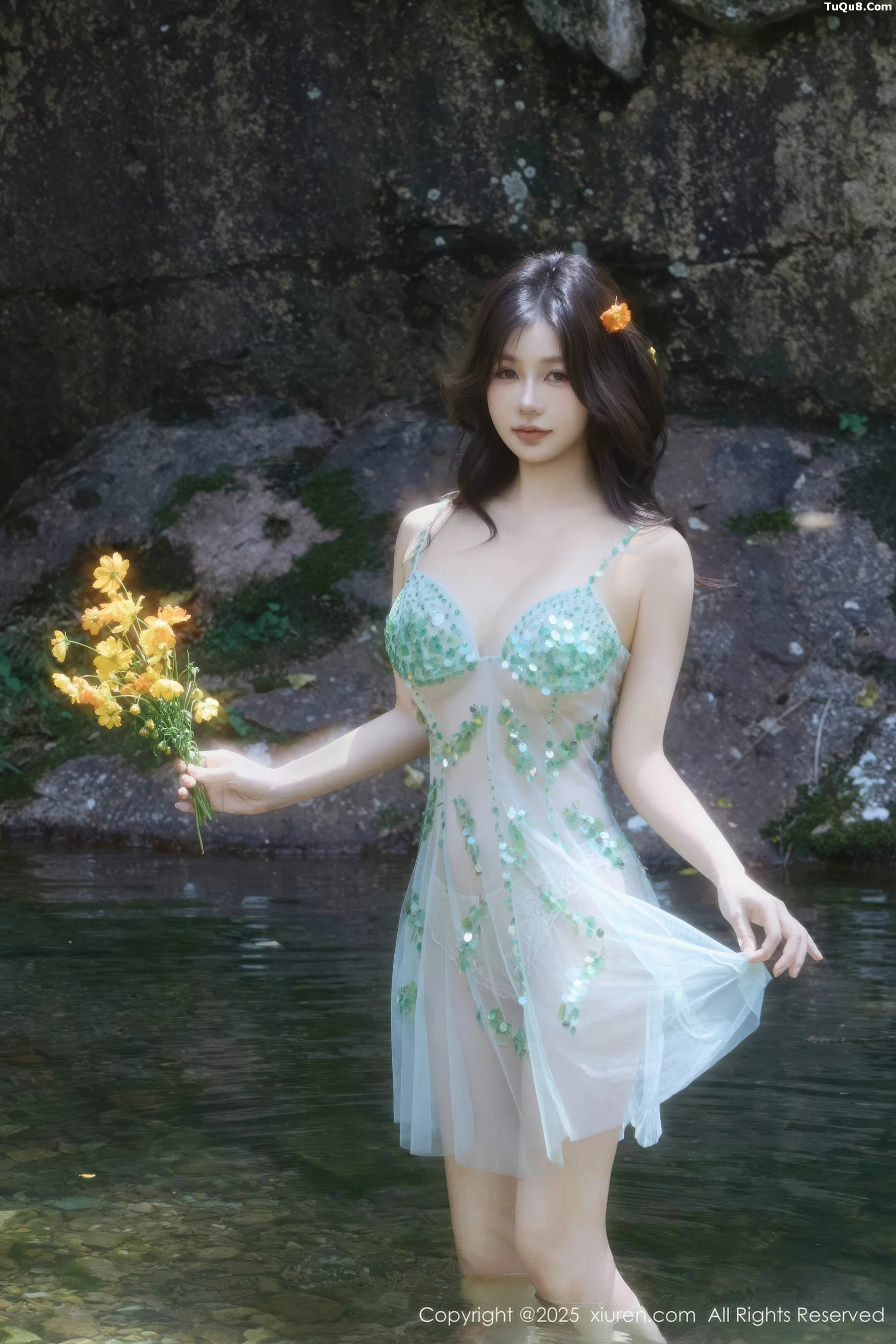 秀人集.com_[XiuRen秀人网]No.10756_模特尹甜甜户外小溪性感薄纱亮片裙湿身秀丰腴身材惹火诱惑写真60P