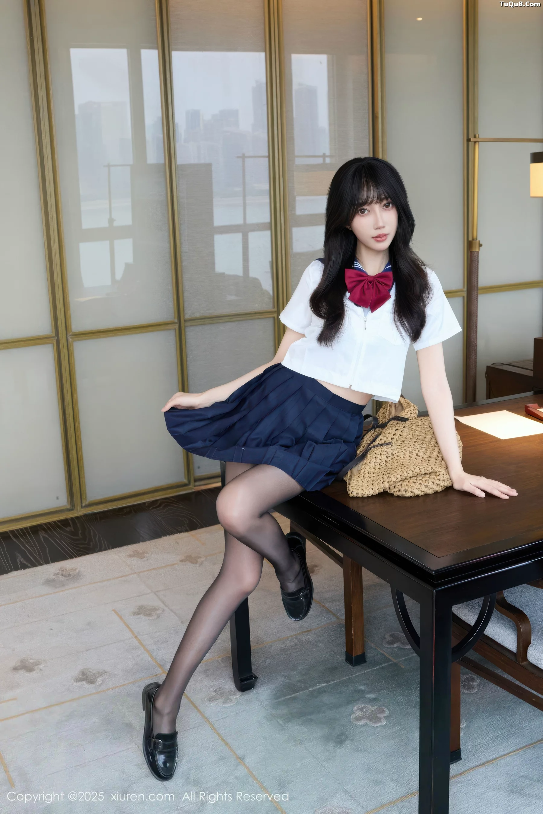 秀人集.com_[XiuRen秀人网]No.10766_模特玥儿玥er私房性感JK制服配超薄黑丝秀曼妙身姿迷人诱惑写真68P