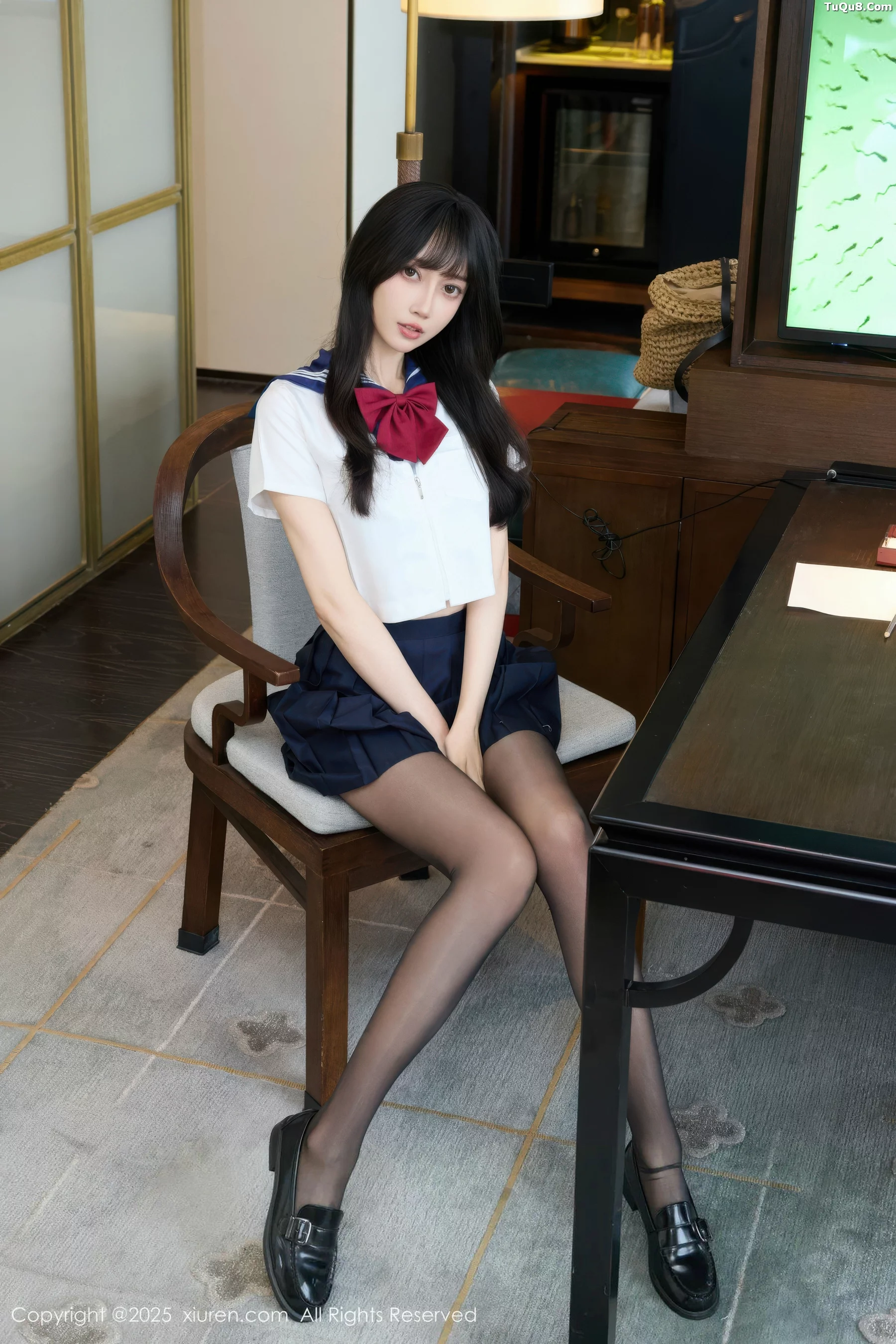 秀人集.com_[XiuRen秀人网]No.10766_模特玥儿玥er私房性感JK制服配超薄黑丝秀曼妙身姿迷人诱惑写真68P