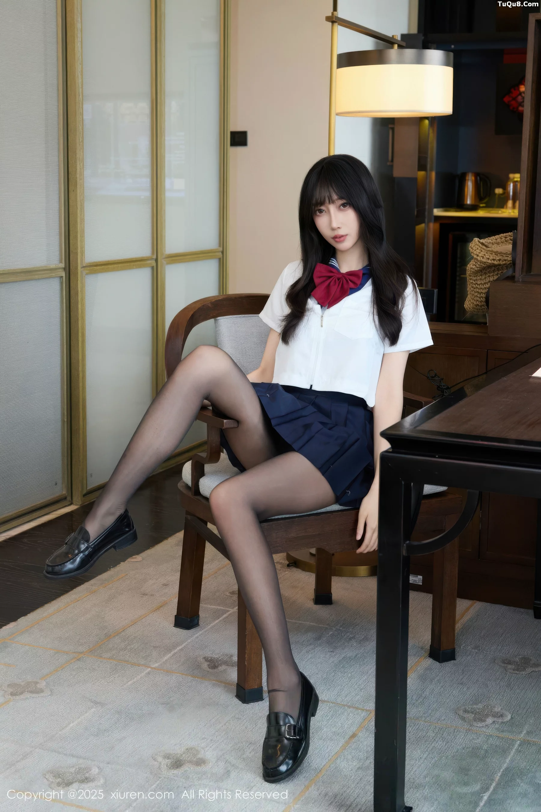 秀人集.com_[XiuRen秀人网]No.10766_模特玥儿玥er私房性感JK制服配超薄黑丝秀曼妙身姿迷人诱惑写真68P