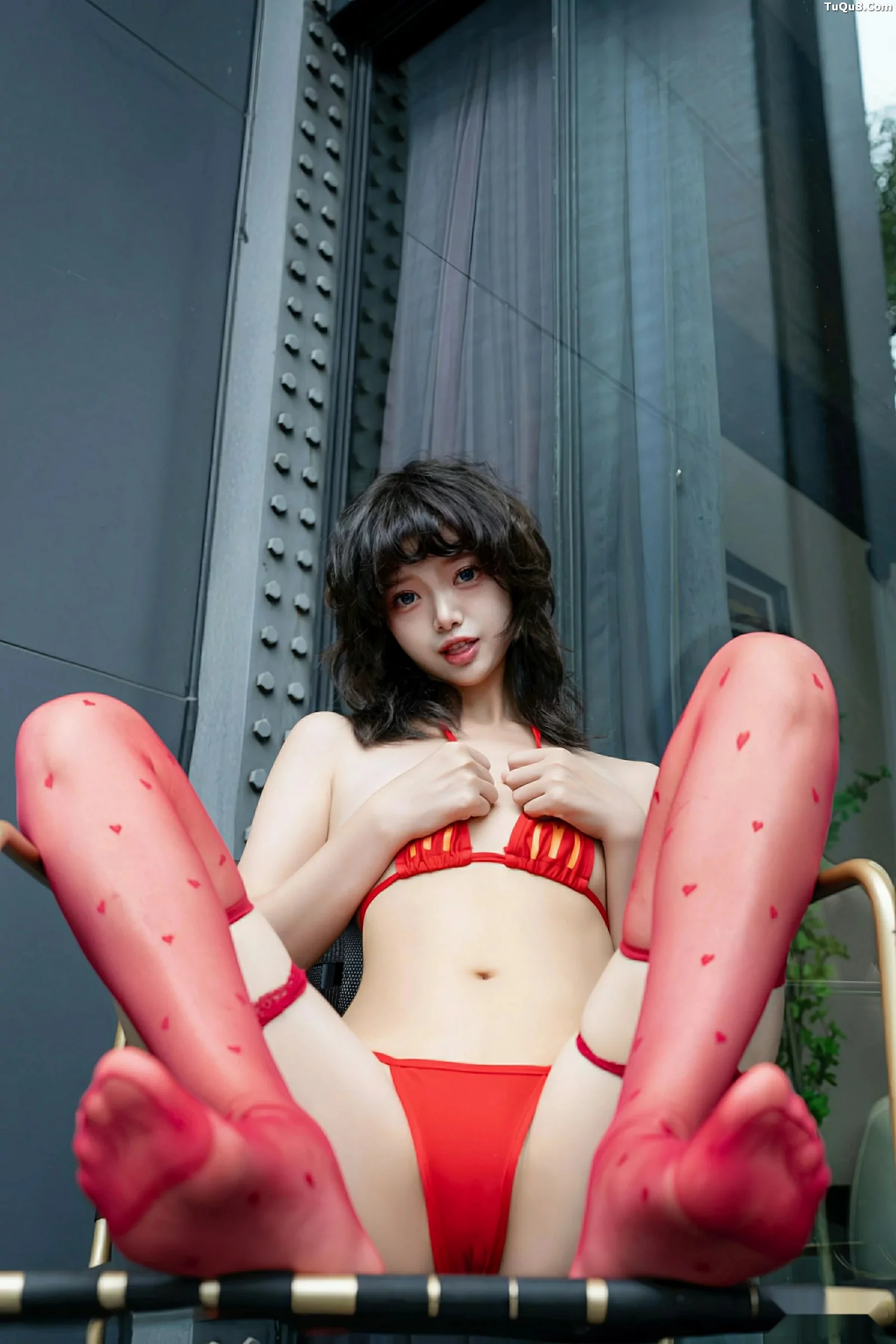 秀人集.com_[XINGYAN星颜社]VOL.403_模特白虎巧巧性感红色情趣内衣配红色丝袜秀苗条身材诱惑写真61P