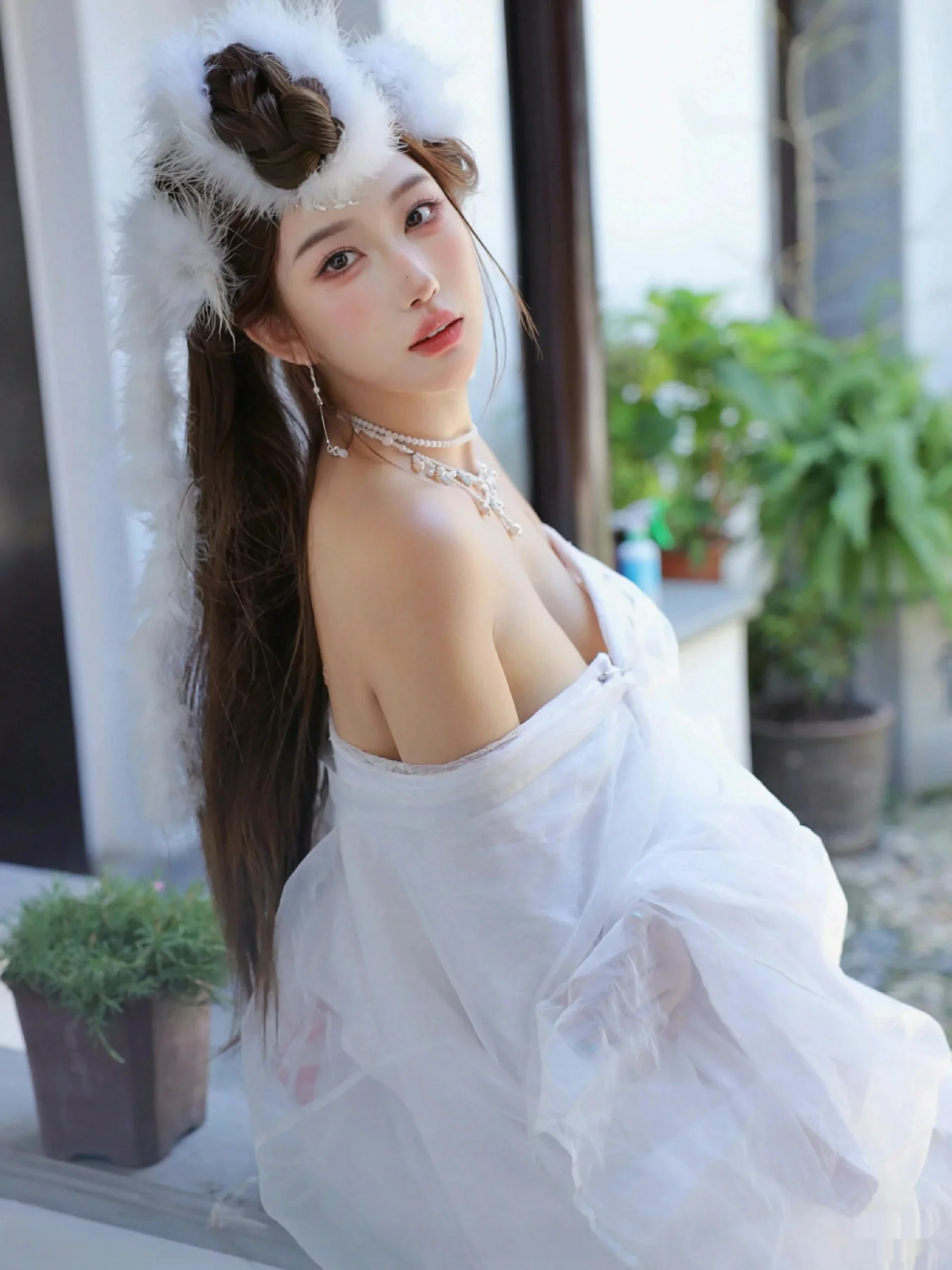 秀人集.com_[XiuRen秀人网]No.10843_模特金允希Yuki性感白色锦毛鼠装扮低胸秀丰腴身材完美诱惑写真78P