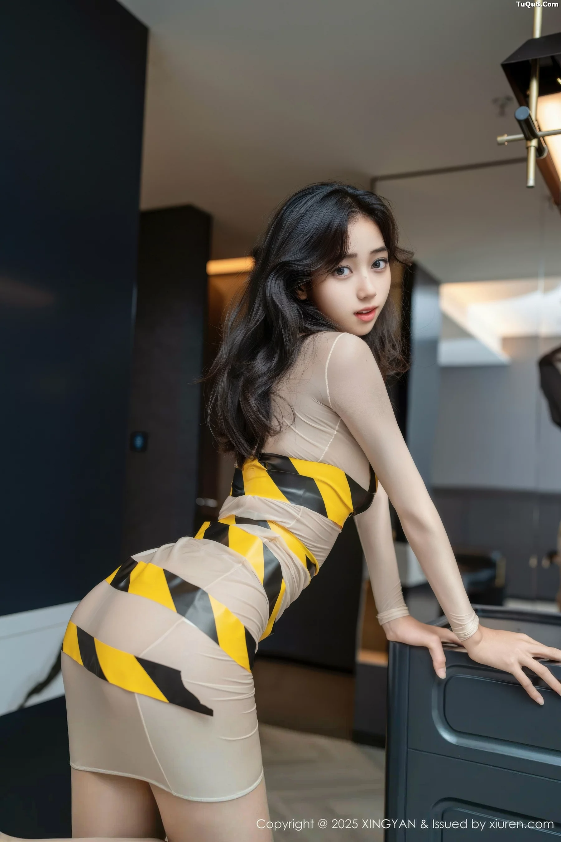 秀人集.com_[XINGYAN星颜社]VOL.421_模特时安安性感肉色连衣短裙配超薄肉丝秀柔美身姿诱惑写真71P