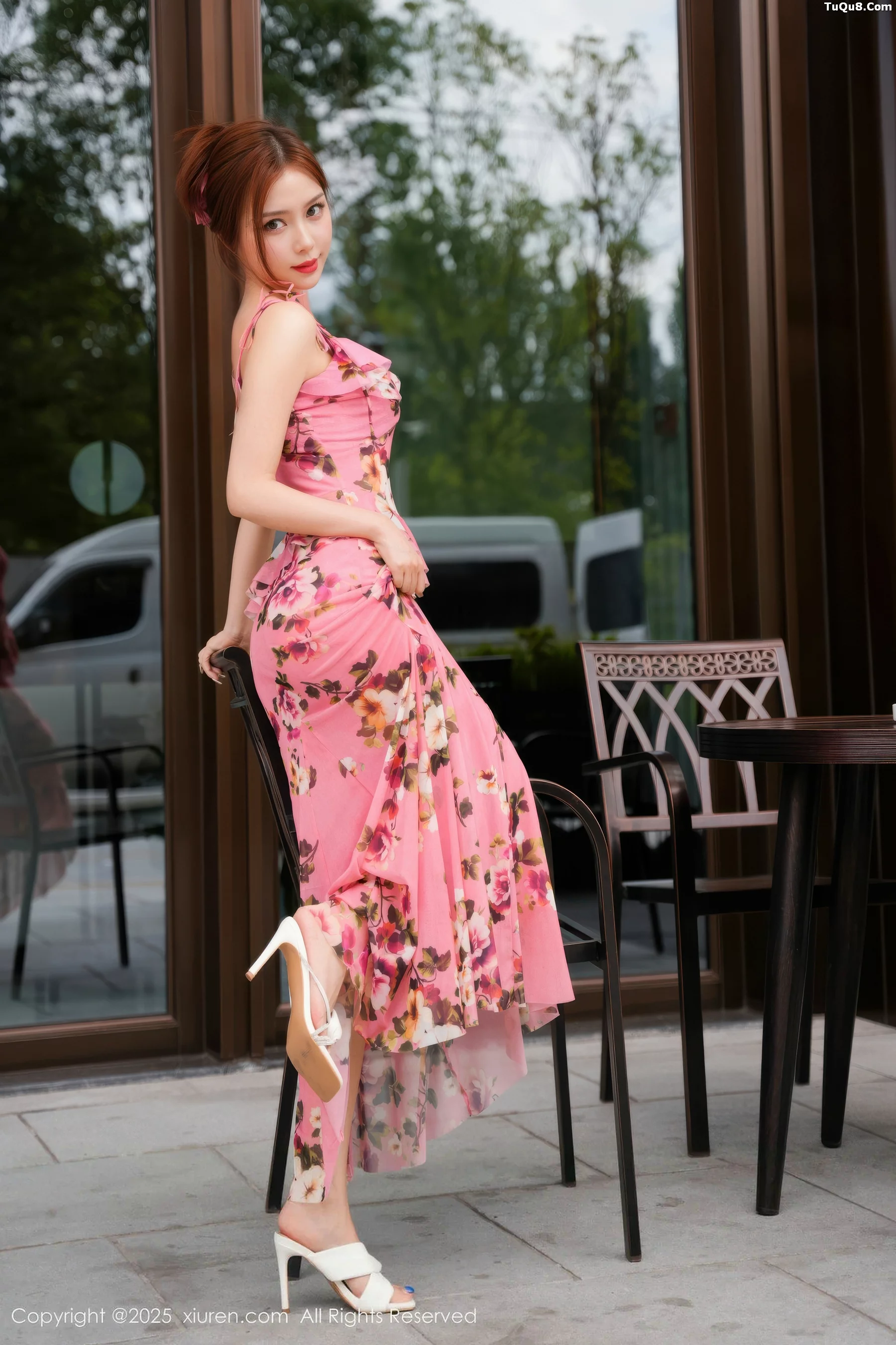 秀人集.com_[XiuRen秀人网]No.10954_模特白芷yy浴池场景性感碎花连衣裙露紫色内衣秀柔美身姿诱惑写真60P