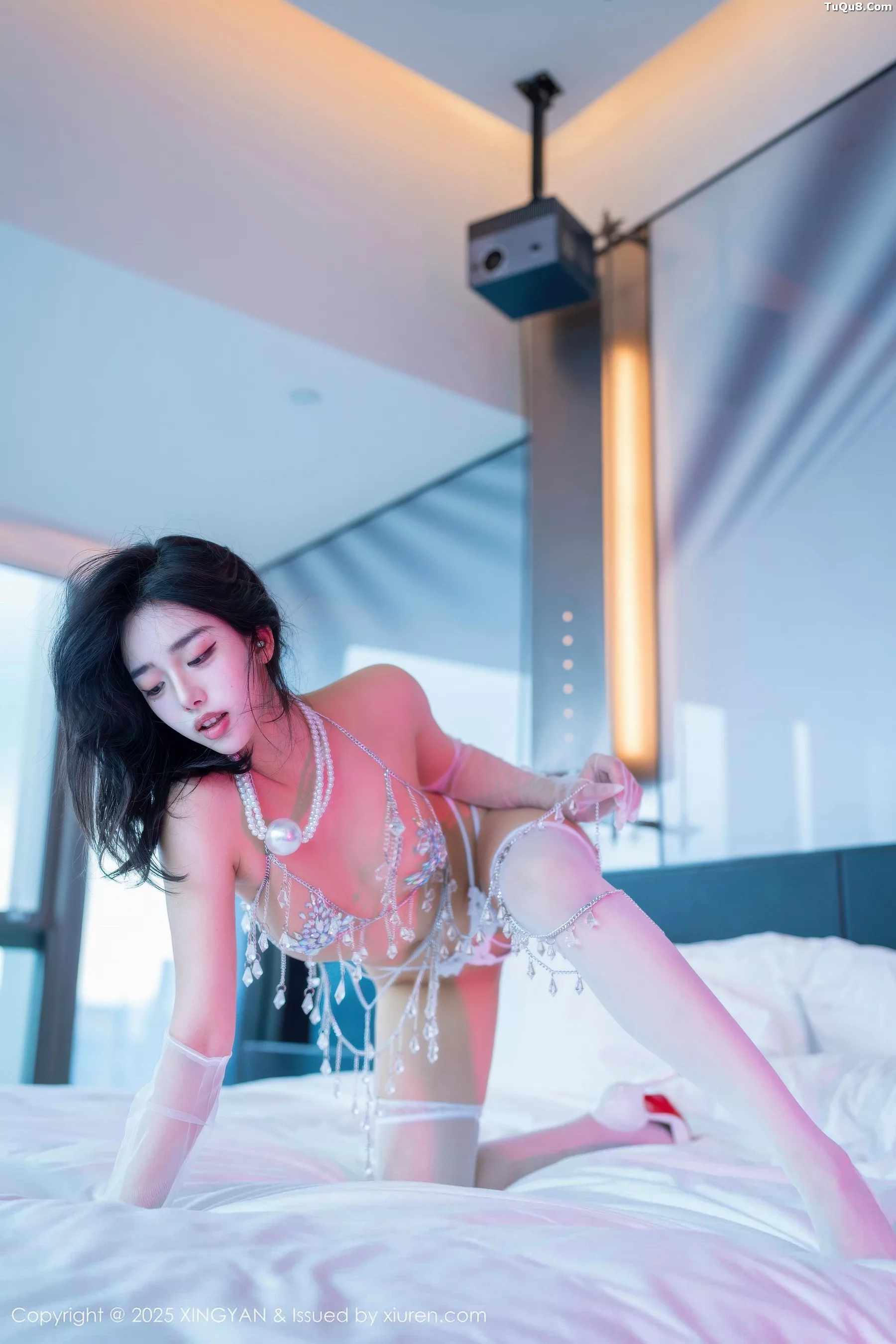 秀人集.com_[XINGYAN星颜社]VOL.415_模特阮福福性感白色珍珠内衣配白色丝袜秀惹火身材诱惑写真66P