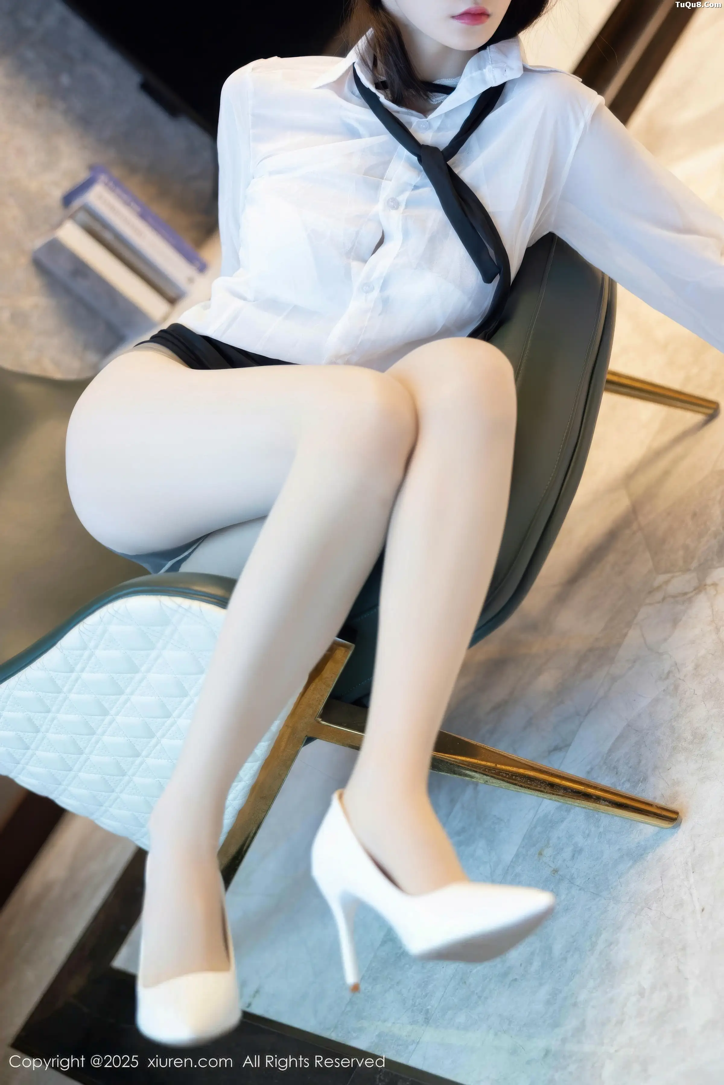 秀人集.com_[XiuRen秀人网]No.11077_新人模特凌七七性感白衬衫配黑短裙露超薄肉丝秀曼妙身姿诱惑写真80P