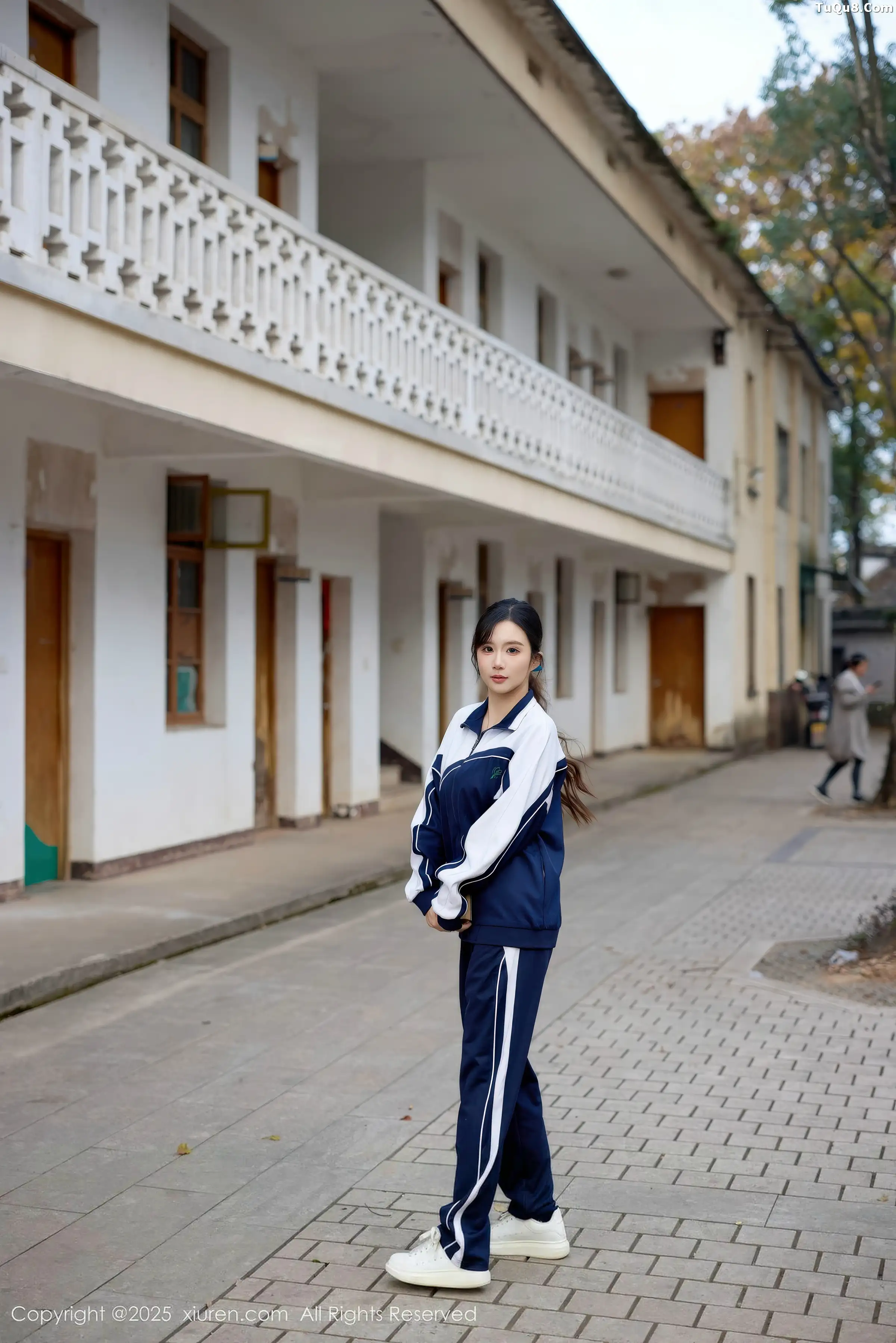 秀人集.com_[XiuRen秀人网]No.11103_模特小肉肉咪性感学生装露红色内衣配黑丝网袜秀凹凸身材写真72P