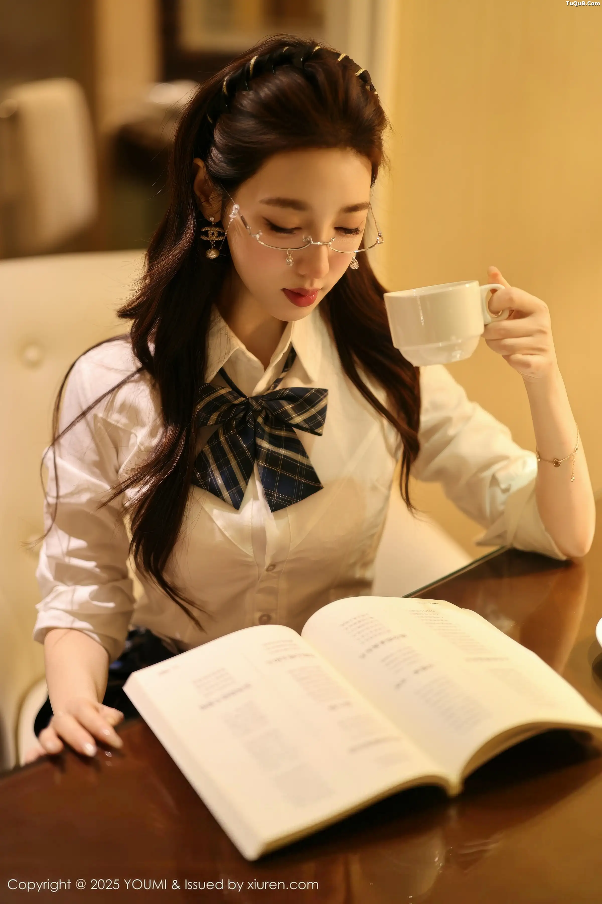 秀人集.com_[YouMi尤蜜荟]Vol.1183_模特Twins-桃桃性感JK制服露白色内衣配超薄黑丝秀美腿诱惑写真92P